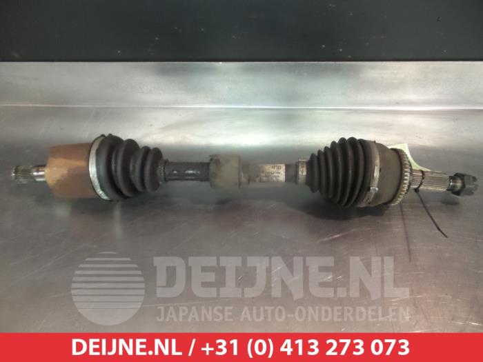 Kia Ceed Aandrijfas links-voor O317974