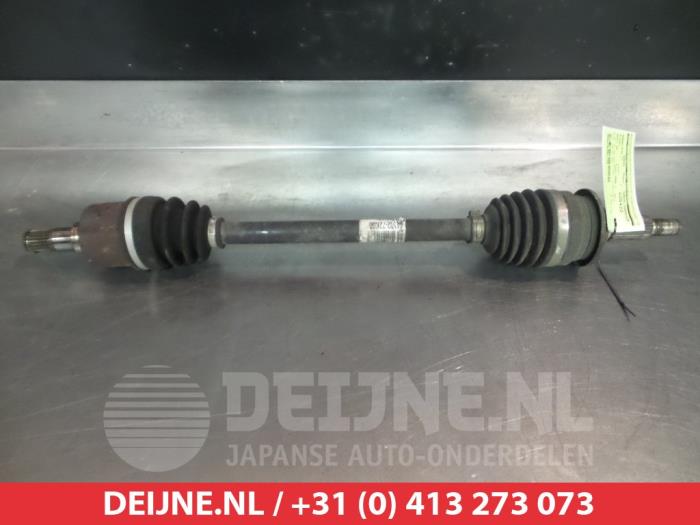 Suzuki Swift Aandrijfas links-voor O318506