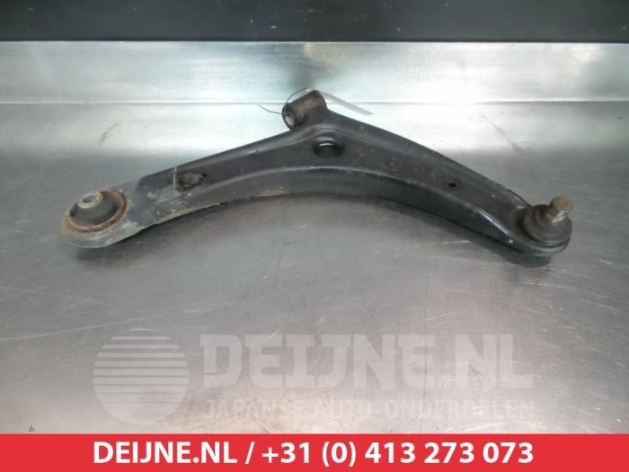 Mitsubishi Lancer Querlenker unten rechts vorne O382454