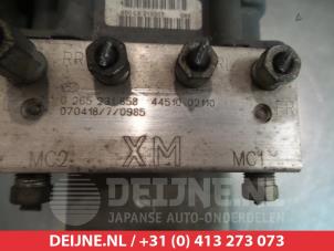 Toyota Auris ABS Pomp O338610 foto 3