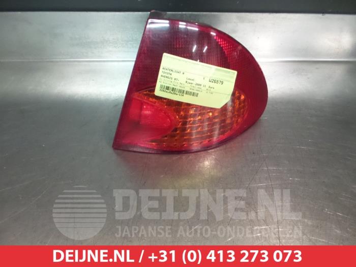 Toyota Avensis Achterlicht rechts O300253