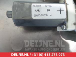 Toyota Avensis Fenstermechanik 4-türig rechts vorne O277101 foto 2