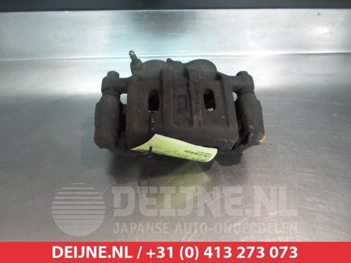 Mitsubishi Space Wagon Remklauw (Tang) rechts-voor O326485