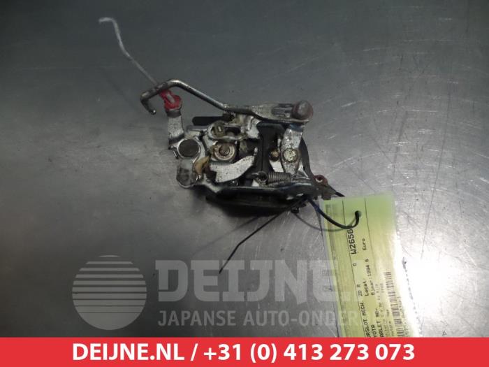 Toyota Starlet Deurslot Mechaniek 2Deurs rechts O279286