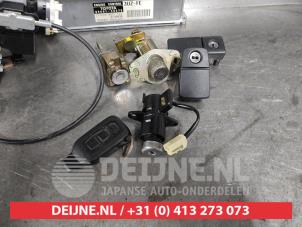 Lexus LS Engine management computer O344896 photo 2