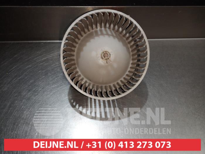 Mazda MX-5 Heating and ventilation fan motor O366883