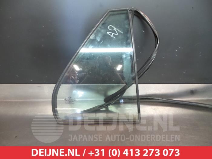 Kia Carens Extra Ruit 4Deurs rechts-achter O289419