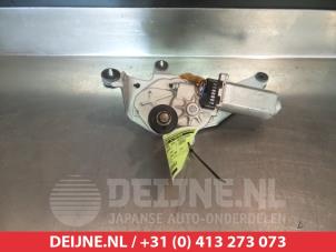 Gebruikte Ruitenwissermotor achter Kia Carens III (FG) 2.0i CVVT 16V Prijs € 30,00 Margeregeling aangeboden door V.Deijne Jap.Auto-onderdelen BV