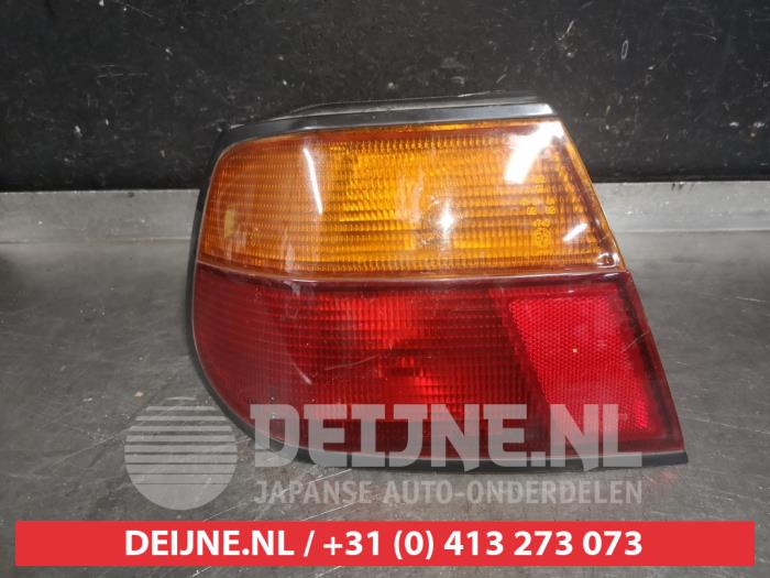 Nissan Almera Achterlicht links O297749