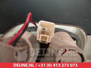 Mitsubishi Carisma Achterklep reflector rechts O297157 foto 3