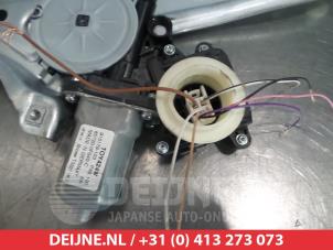 Toyota Verso Ruitmechaniek 4Deurs links-achter O290971 foto 2
