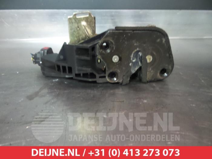 Hyundai Terracan Türschlossmechanik 4-türig links vorne O279425