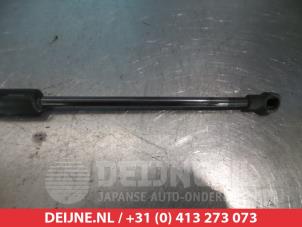Toyota Auris Gasdemper links-achter O294484 foto 2