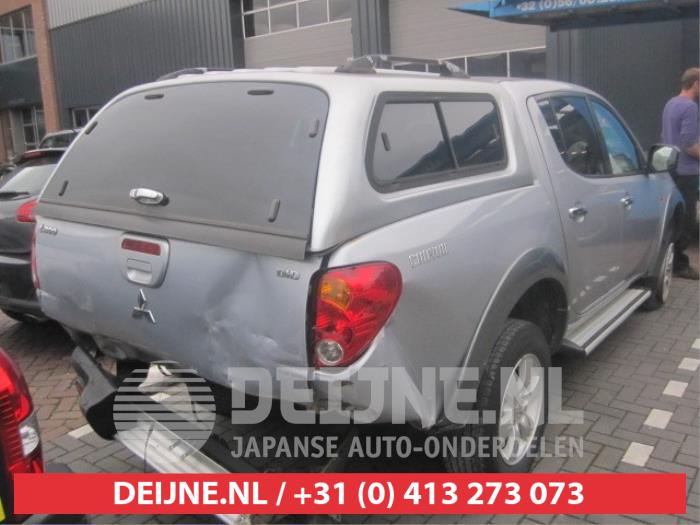 Mitsubishi L200 Portier 4Deurs rechts-achter O286549