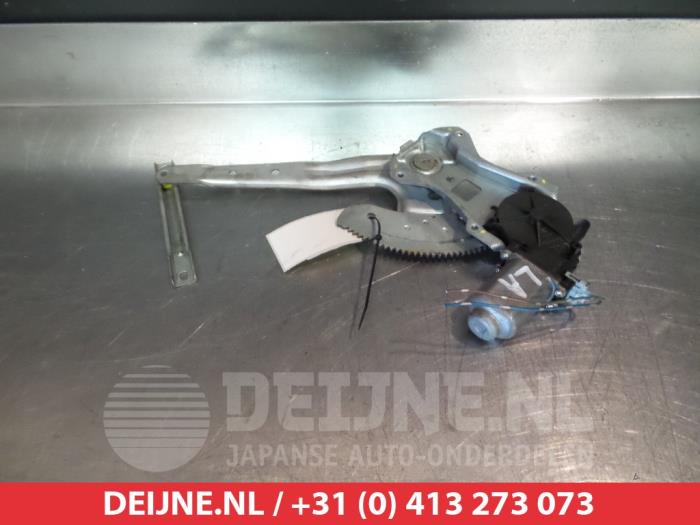 Nissan Almera Ruitmechaniek 4Deurs links-achter O290403