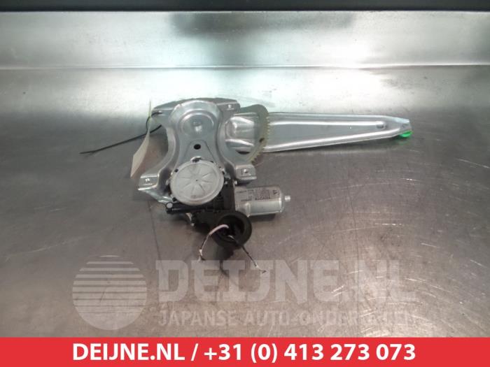 Toyota Yaris Rear door window mechanism 4-door, right O291813