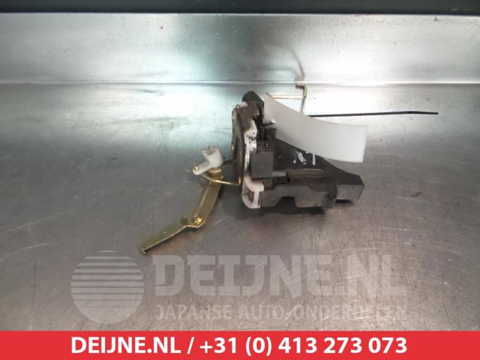 Mitsubishi L200 Deurslot Mechaniek 2Deurs links O279059