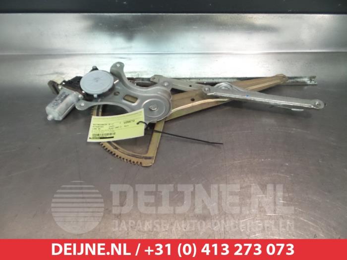Mitsubishi L200 Ruitmechaniek 2Deurs links-voor O275366
