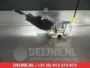 Toyota Aygo Deurslot Mechaniek 4Deurs rechts-achter O281897 foto 2