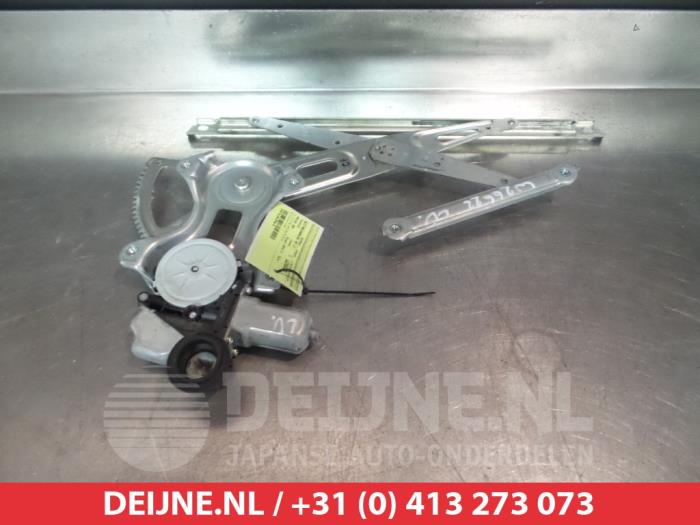 Toyota Prius Plus Fenstermechanik 4-türig links vorne O276065
