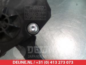 Toyota Prius Plus Accelerator pedal O314483 photo 2