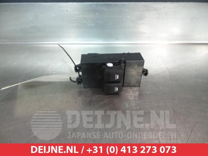 Kia Ceed Combischakelaar ramen O311882
