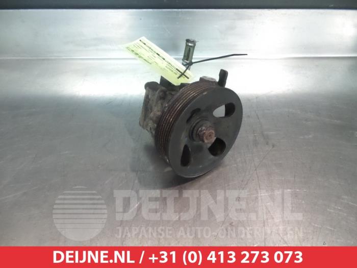 Hyundai Trajet Power steering pump O330981