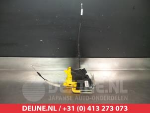 Kia Ceed Front door lock mechanism 4-door, right O280926 photo 3