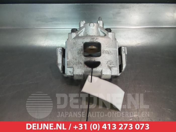 Toyota Yaris Remklauw (Tang) links-voor O325751