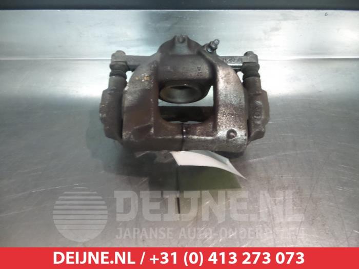 Toyota Avensis Remklauw (Tang) links-voor O325696