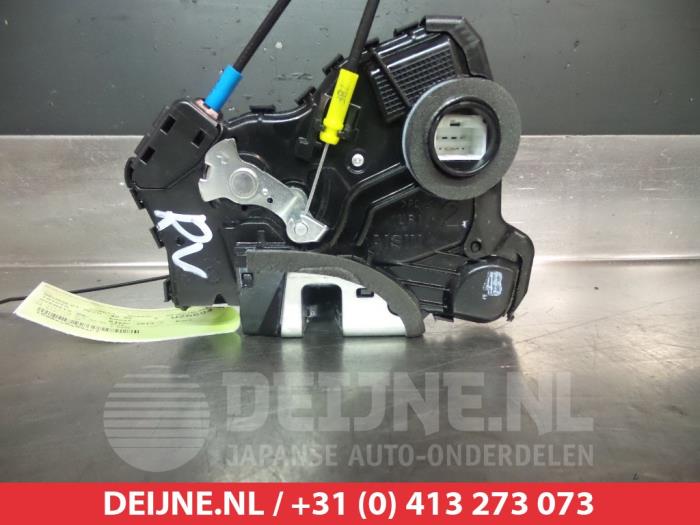 Toyota Avensis Deurslot Mechaniek 4Deurs rechts-voor O281255