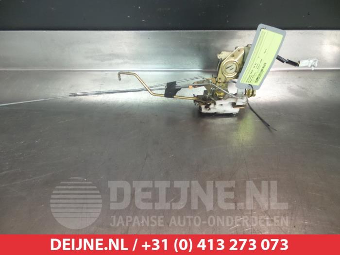 Daihatsu Gran Move Front door lock mechanism 4-door, right O281109