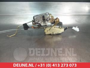 Daihatsu Gran Move Deurslot Mechaniek 4Deurs rechts-voor O281109 foto 2