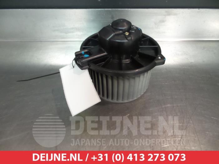 Daihatsu Cuore Heating and ventilation fan motor O367338