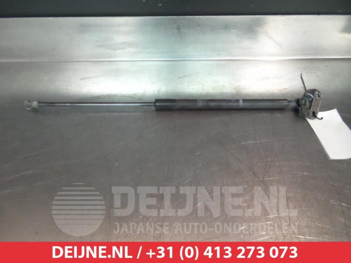Toyota Prius Gasdemper links-achter O294388