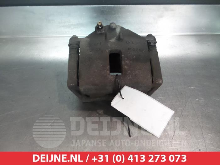 Nissan Primera Remklauw (Tang) rechts-voor O326117
