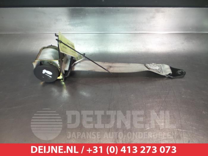 Nissan Primera Rear seatbelt, right O315950