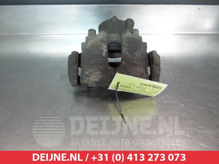 Toyota Avensis Remklauw (Tang) links-voor O325644