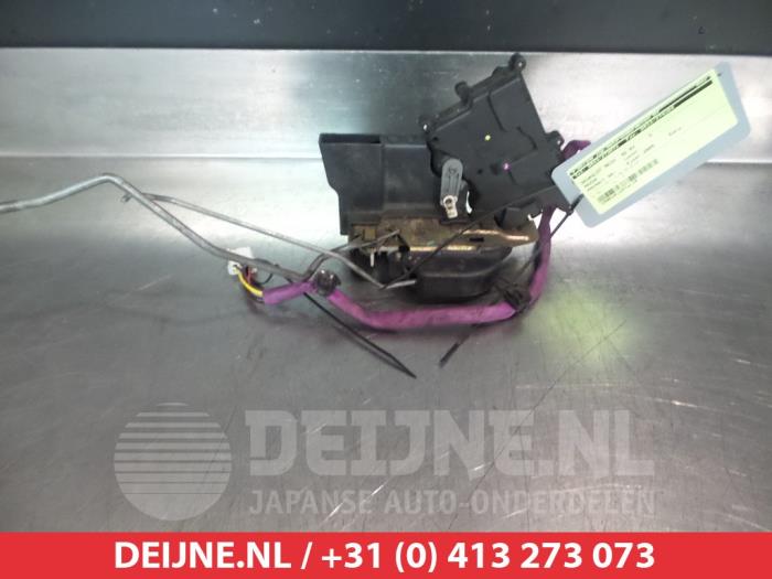 Mazda Premacy Türschlossmechanik 4-türig rechts vorne O280671