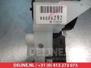 Mitsubishi Pajero Steering column stalk O308862 photo 2