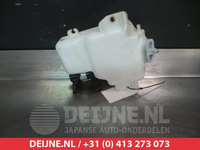 Mitsubishi Pajero Ruitensproeiertank achter O301553