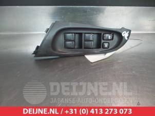 Gebruikte Schakelblok ruiten Nissan Almera (N16) 1.5 16V Prijs € 20,00 Margeregeling aangeboden door V.Deijne Jap.Auto-onderdelen BV