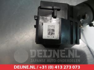 Nissan Almera Ruitenwis Schakelaar O309690 foto 2