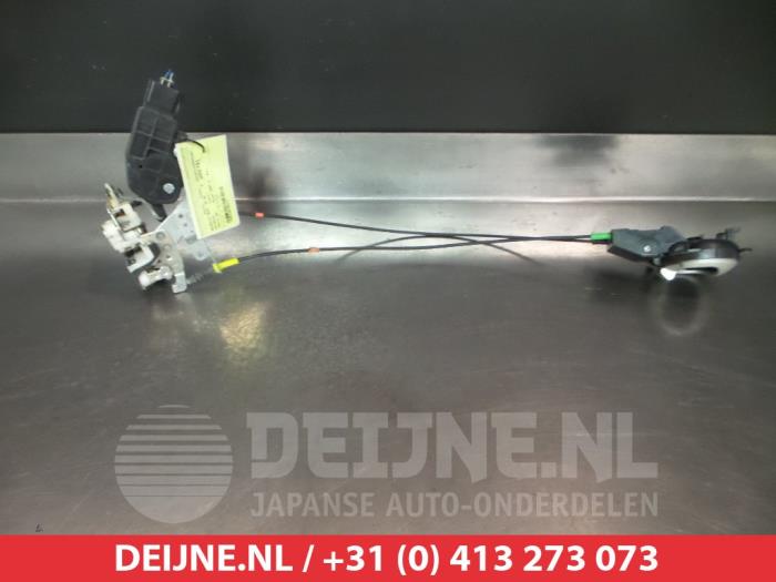 Daihatsu Trevis Deurslot Mechaniek 4Deurs rechts-voor O281104