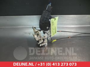 Daihatsu Trevis Front door lock mechanism 4-door, right O281104 photo 2