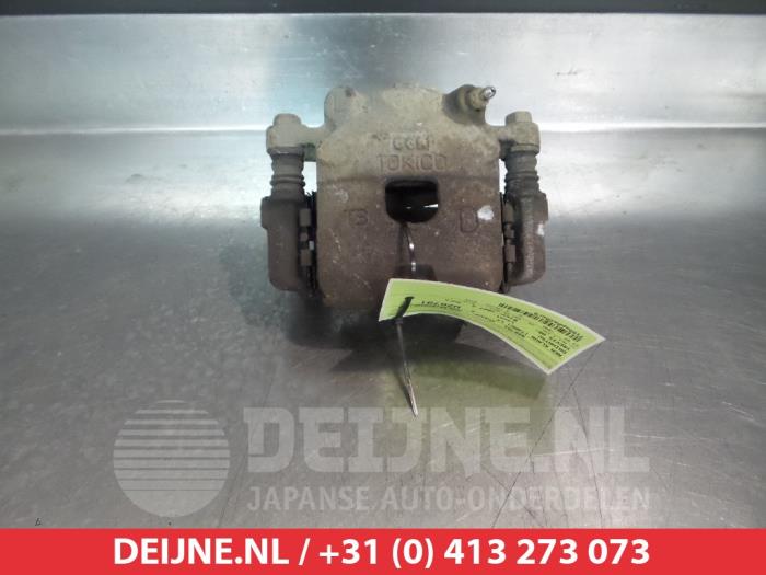 Daihatsu Trevis Remklauw (Tang) links-voor O325414
