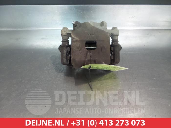 Daihatsu Trevis Remklauw (Tang) rechts-voor O326682