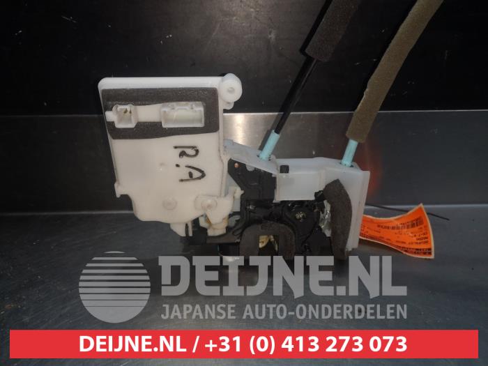 Mazda CX-7 Deurslot Mechaniek 4Deurs rechts-achter O281313