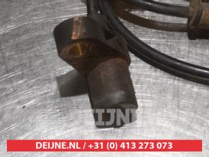 Subaru Legacy ABS Sensor O327330 photo 2