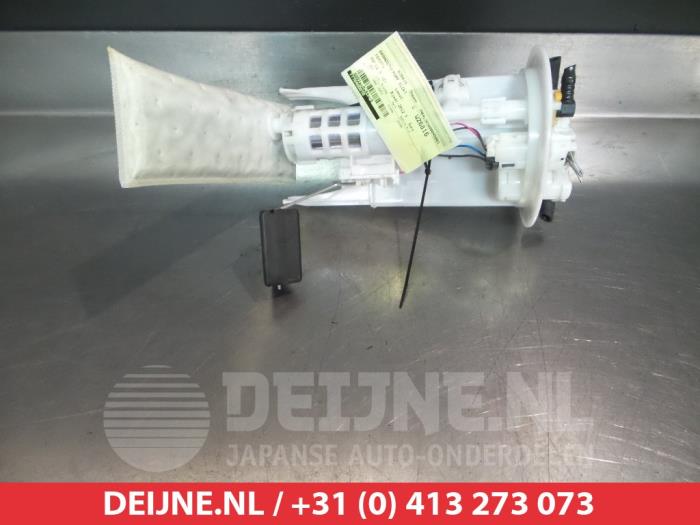 Gebruikte Tank element Pomp Toyota Yaris III (P13) 1.0 12V VVT-i Prijs € 30,00 Margeregeling aangeboden door V.Deijne Jap.Auto-onderdelen BV